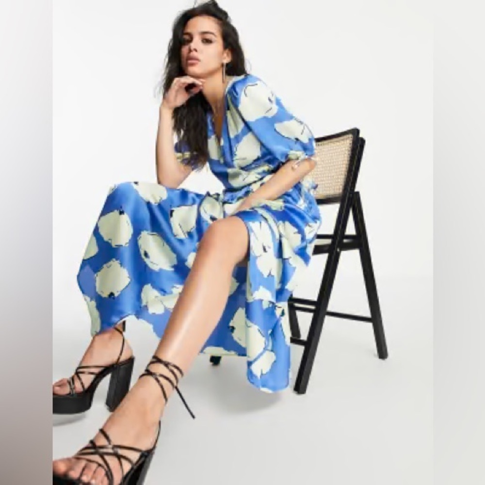 Topshop Crinkle Texture Wrap Front Midi Dress Blue Floral NWT - Picture 3 of 16